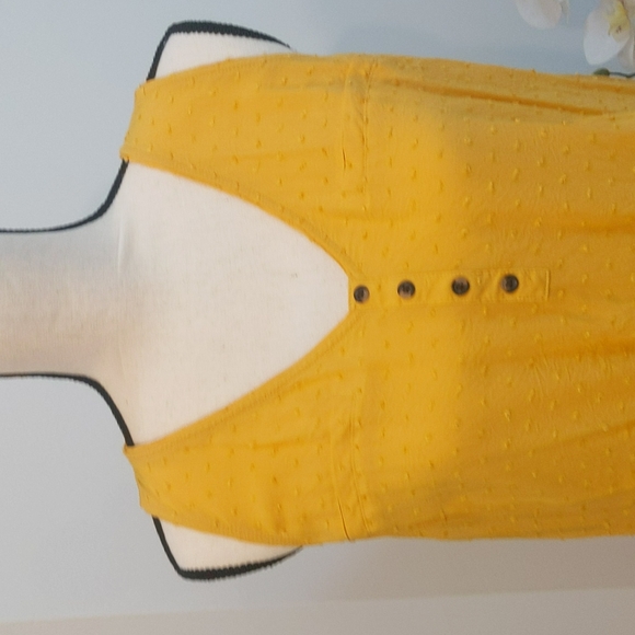 Candie's Side Knot Embellished Tank - Size: L - Picture 2 of 13